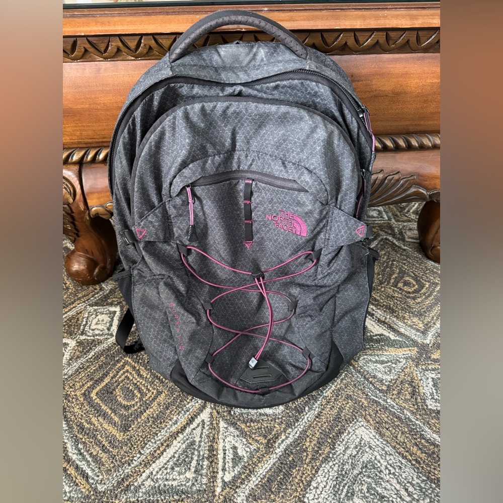 North Face bookbag. Great color and in great condition.